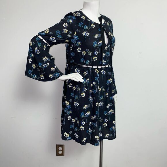 NWT Ella Moss Adara Dress Size M Black Floral Tie Neck Cutouts Bell Sleeve - Picture 4 of 8